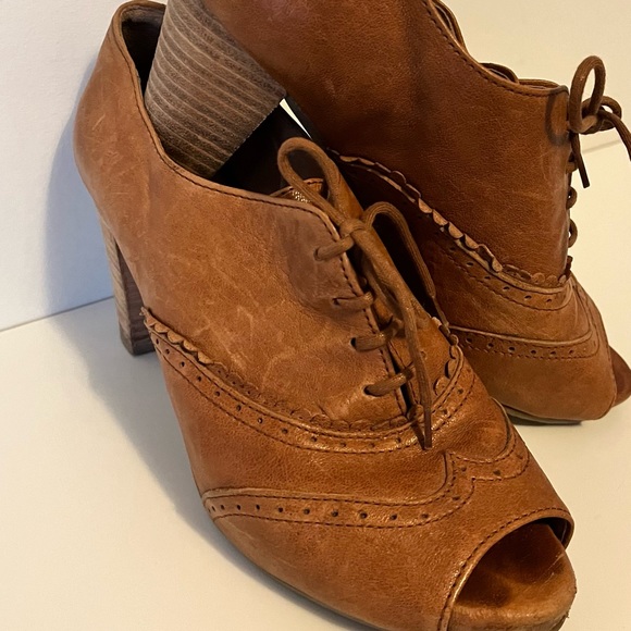 Leather Oxford Booties - Picture 5 of 8